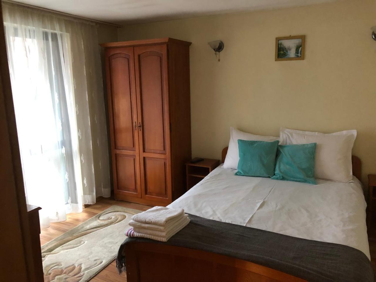 Pensiunea Alis Călimăneşti Exterior foto
