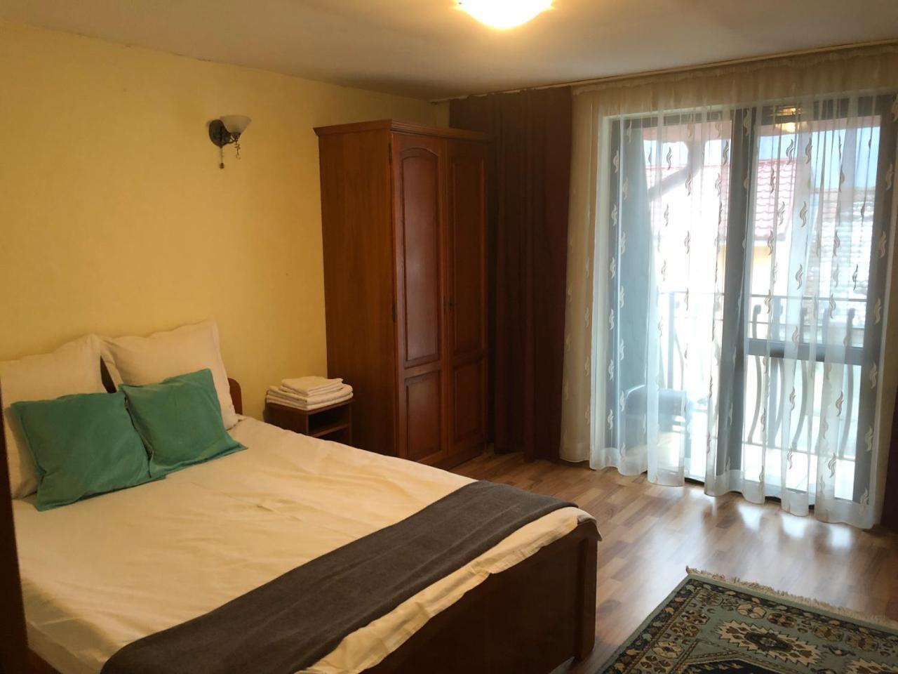 Pensiunea Alis Călimăneşti Exterior foto